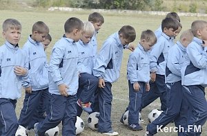Керченскому детскому клубу «Легион» подарили новую спортивную форму