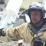 Сотня спасателей разбирает завалы в Севастополе