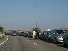 Очередь на паром в порту «Кавказ» сократилась до 30 автомобилей
