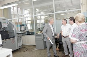Глава крымского парламента Владимир Константинов посетил ПАО «Завод «Фиолент»