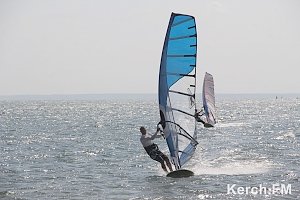 В Керчи соревнуются виндсерферы