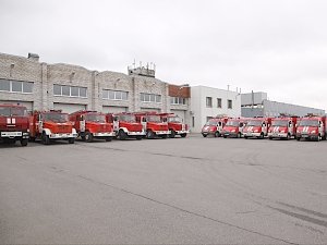 Санкт-Петербург подарил Симферополю 19 пожарных машин