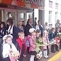 В.Ф. Рашкин поздравил московских школьников с Днем знаний. Депутат-коммунист посетил праздничную линейку в школе №1137