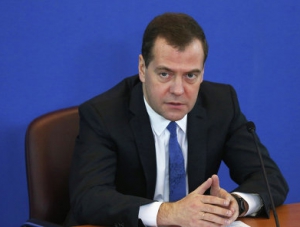 Медведев считает нецелесообразным вводить на территории Крыма британское деловое право