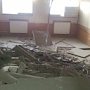 В Севастополе в школе во время родительского собрания обвалился потолок