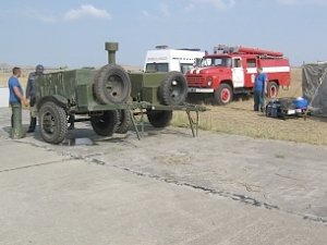 Затор на переправе: людям помогает МЧС