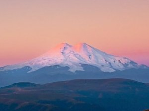 Двое крымских туристов застряли в ледниках Эльбруса