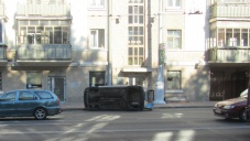 В Столице Крыма перевернулась машина