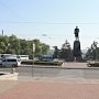 Автомобилисты потребовали открыть для парковки площадь Нахимова в Севастополе