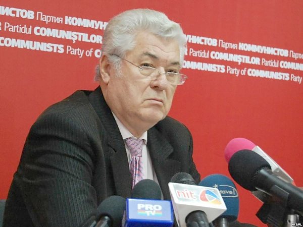 Лидер молдавских коммунистов В.Воронин призвал отложить введение в действие соглашения об ассоциации с ЕС до 2016 года