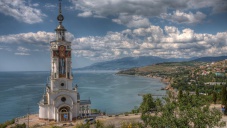 Оползень создал угрозу самой высокой в Крыму церкви