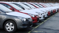 Жителям Крыма посоветовали не покупать автомобили в российских регионах
