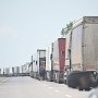 Украинские пограничники прекратили пропуск грузовиков в Крым