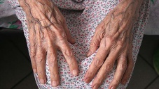 Два уголовника в Феодосии устроили налет на квартиру пенсионерки