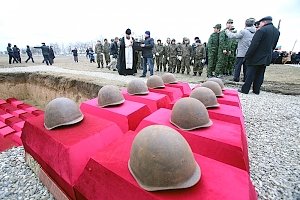 В Севастополе захоронили останки 47 советских солдат