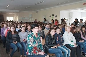 Бахчисарайские полицейские учат студентов и школьников тому, как действовать в чрезвычайных ситуациях