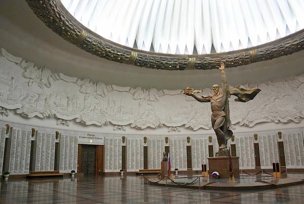 Столица России. В музее Великой Отечественной увольняют «детей войны»