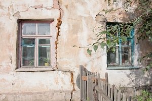 Совмин пообещал расселить в Крыму жильцов 50 аварийных домов