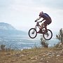 Симферопольские велосипедисты не собираются листьями падать с горы