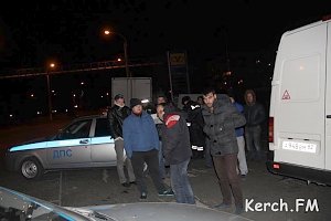 Дальнобойщики угрожали перекрыть дорогу у Керченского рыбного порта