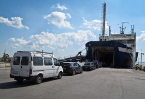 Керченская переправа заработала, но кечане из порта Кавказ попасть в Керчь не могут