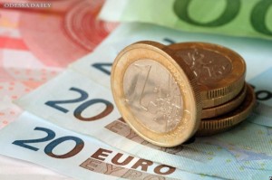 Доллар перевалил отметку в 49 рублей, евро — 61