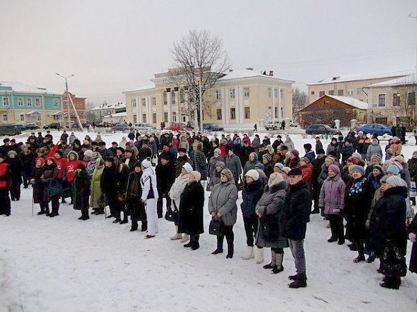 Вологодская область. Митинг в городе Тотьма против сборов на капитальный ремонт многоквартирных домов