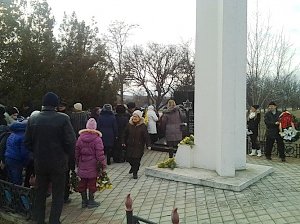 В Керчи почтили память убитых в Багеровском рву