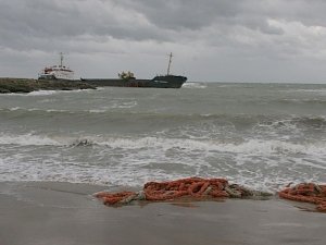 На Керченской переправе два парома встали на рейд из-за усилившегося ветра