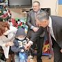 Владимир Константинов поздравил маленьких пациентов КРУ «Детская клиническая больница» с Днем Святителя Николая Чудотворца