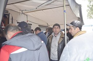 Беспорядки на накопителе в керченском аэропорту продолжаются
