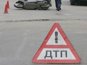 В Крыму за сутки под колесами автомобиля погибли два человека