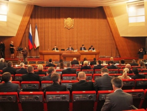 Крымские депутаты приняли часть сессионных вопросов пакетом