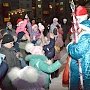 Алтайские коммунисты и комсомольцы проводят акцию «Красный Новый год шагает по Алтаю!»