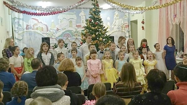 Республика Коми: Коммунисты поздравили с Новым годом детей из реабилитационного центра