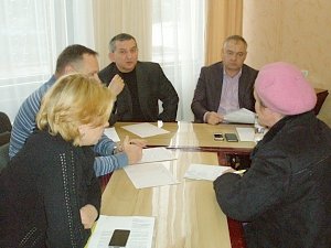 Депутат госсовета Крыма и глава администрации Керчи провели приём граждан