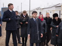Руслан Бальбек вручил ордера на жильё 10 семьям крымских татар