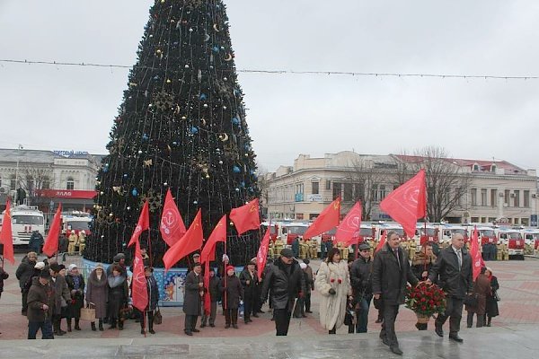 Крымские коммунисты отметили 92-ю годовщину образования СССР