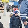 В Керчи правоохранители провели новогоднюю акцию «Полицейский Дед Мороз»
