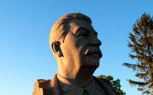 Бюсту Сталину быть! К 70-летию Великой Победы новокузнецкие коммунисты предложили установить в городе памятник Верховному Главнокомандующему в годы Великой Отечественной войны