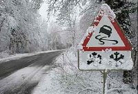 ГИБДД Крыма просит автомобилистов быть осторожными скользких дорогах