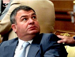 В думском комитете в среду обсудят возможность парламентского расследования деятельности Сердюкова