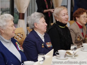 Руководители РК и Санкт-Петербурга встретились с блокадниками, проживающими в Крыму