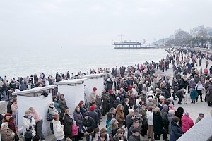 В Крещение в Ялте устроили крестный ход и молебен за курортный сезон