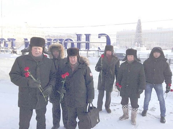 Якутия. Цветы — вождю мирового пролетариата