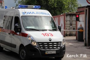 В Керчи девушка выпала из маршрутки и попала под колеса