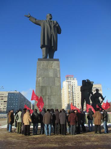 Нижегородские коммунисты возложили цветы к памятнику Владимиру Ильичу Ленину
