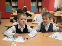 Сергей Аксёнов и Владимир Якушев посетили школу в Черноморском районе