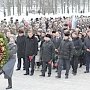Коммунисты Ленобласти приняли участие в торжественно-траурной церемонии на Пискаревском мемориальном кладбище