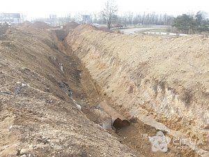 В Столице Крыма ведутся работы по замене магистрального водовода